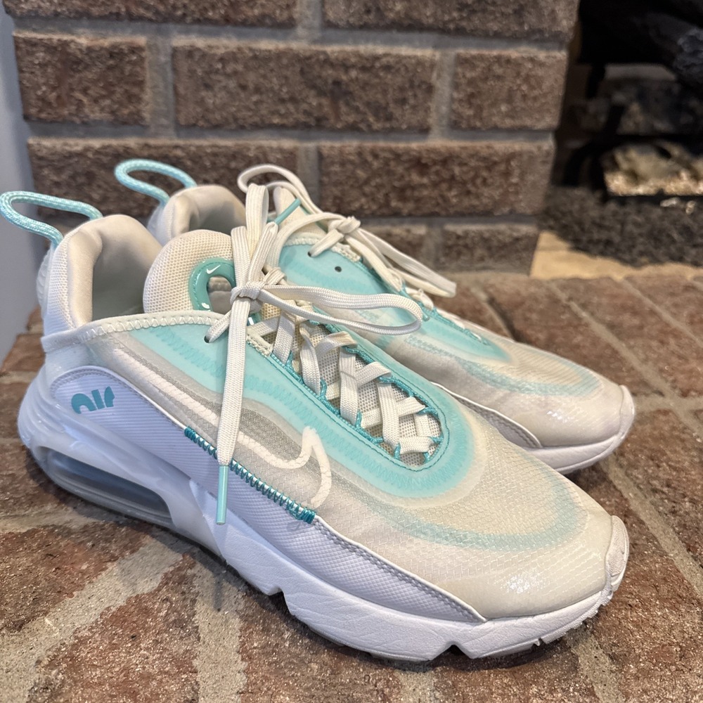 Nike Air Max 2090 Aurora Green CK2612-101‎ Size 8 Womens #0060